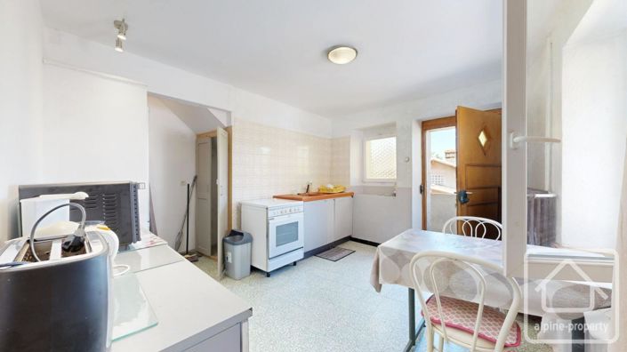 Image No.18-4 Bed Property for sale