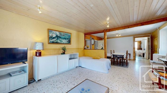 Image No.20-4 Bed Property for sale