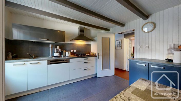 Image No.34-4 Bed Property for sale