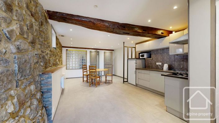 Image No.4-4 Bed Property for sale