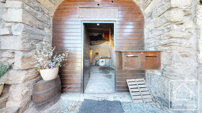 Image No.45-4 Bed Property for sale