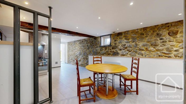 Image No.8-4 Bed Property for sale