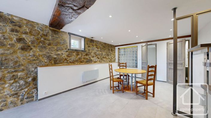 Image No.9-4 Bed Property for sale