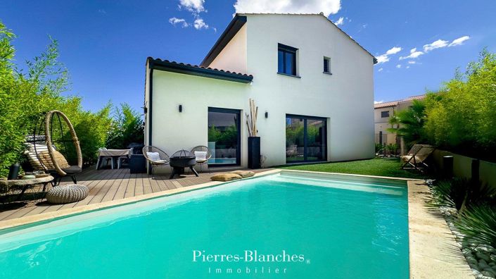Image No.1-4 Bed House for sale