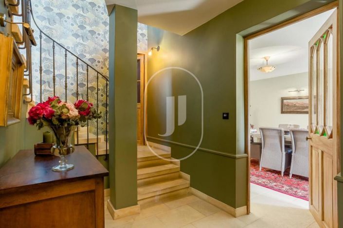 Image No.10-6 Bed House for sale