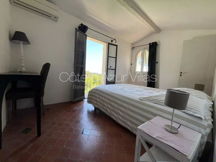 Image No.12-4 Bed House for sale