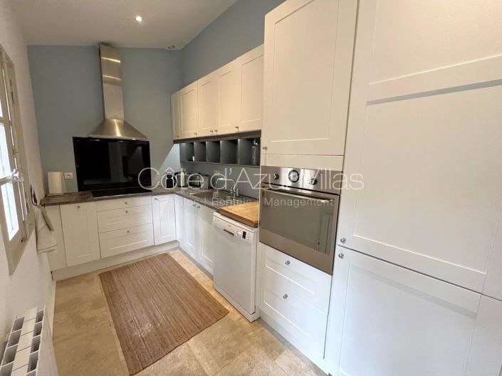 Image No.8-4 Bed House for sale