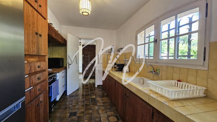 Image No.6-4 Bed House for sale