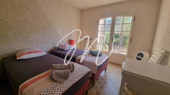 Image No.9-4 Bed House for sale