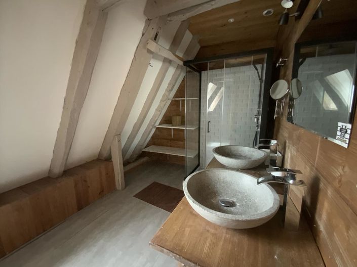 Image No.18-6 Bed House for sale