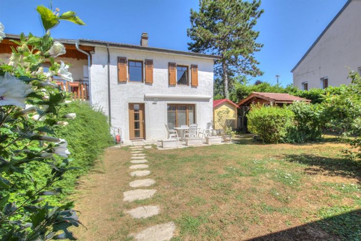Image No.1-4 Bed House for sale