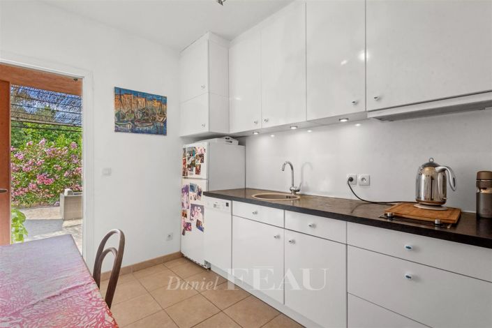 Image No.10-2 Bed Apartment for sale