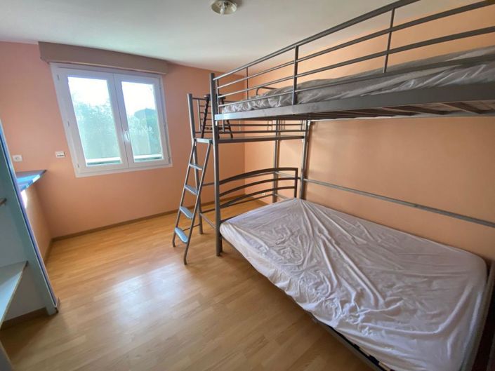 Image No.19-4 Bed House for sale