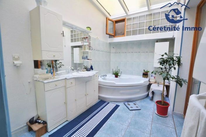 Image No.6-3 Bed House for sale