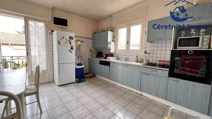 Image No.11-3 Bed House for sale