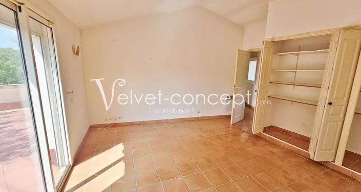 Image No.11-4 Bed House for sale