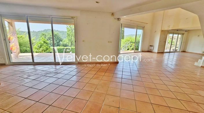 Image No.6-4 Bed House for sale