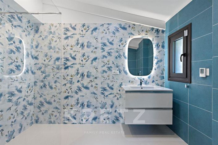 Image No.16-4 Bed House for sale