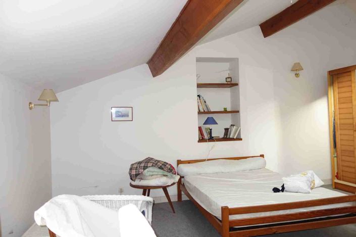 Image No.9-6 Bed House for sale