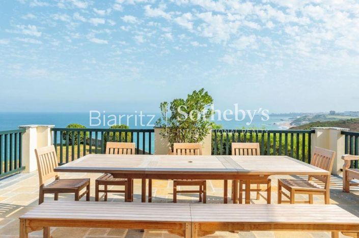 Image No.5-6 Bed House for sale