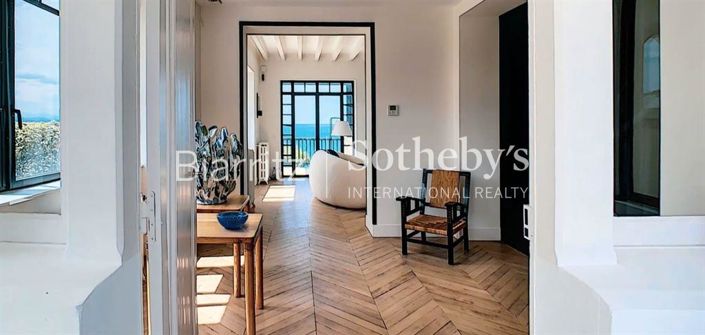 Image No.6-6 Bed House for sale