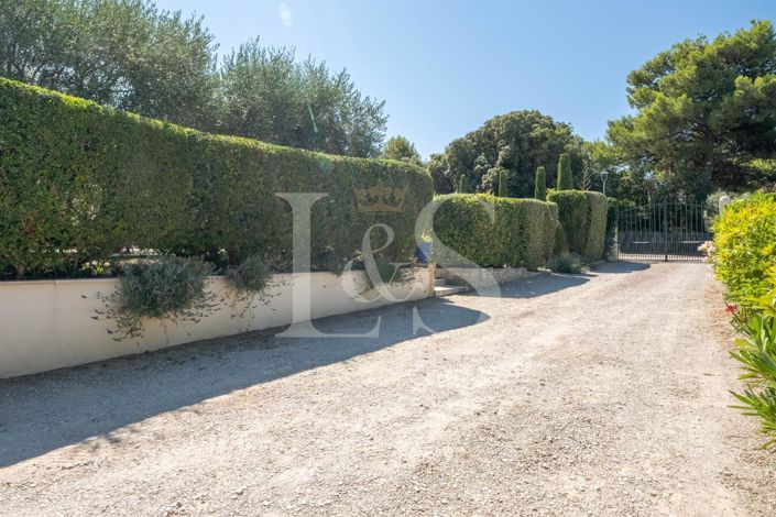 Image No.18-5 Bed House for sale