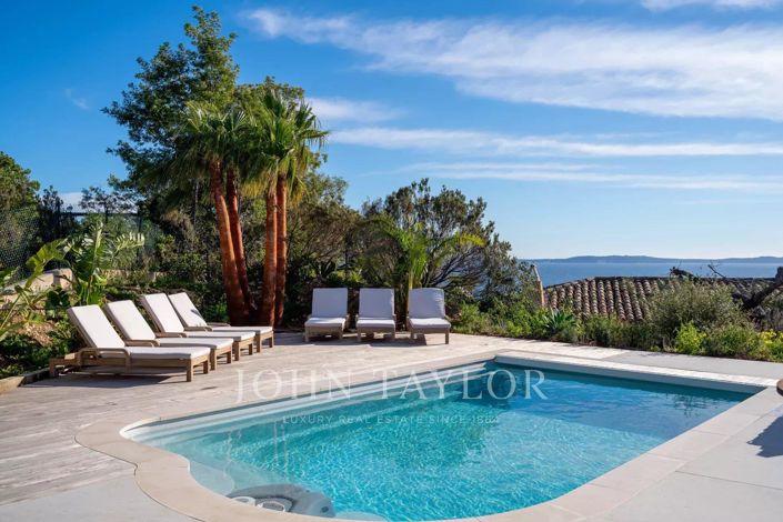 Image No.4-6 Bed House for sale