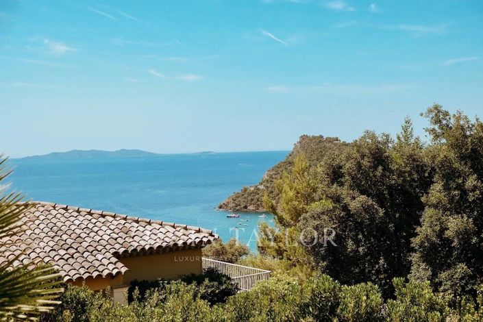 Image No.5-Maison de 6 chambres à vendre à Rayol-Canadel-sur-Mer