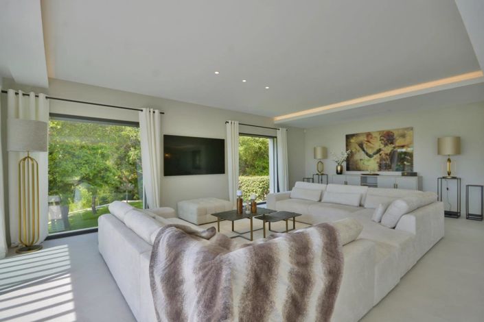 Image No.20-4 Bed House for sale