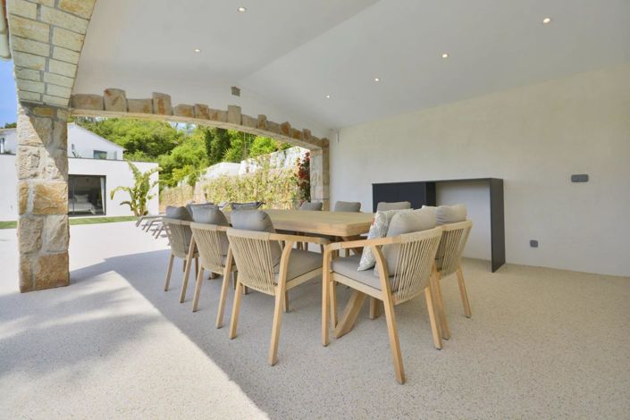 Image No.8-4 Bed House for sale