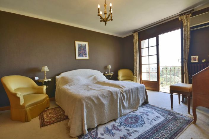 Image No.19-5 Bed House for sale