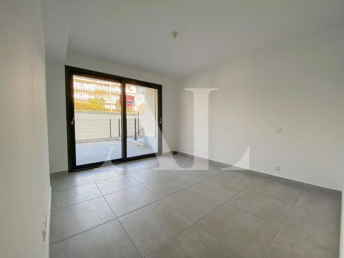 Image No.3-Propriété de 1 chambre à vendre à Golfe Juan