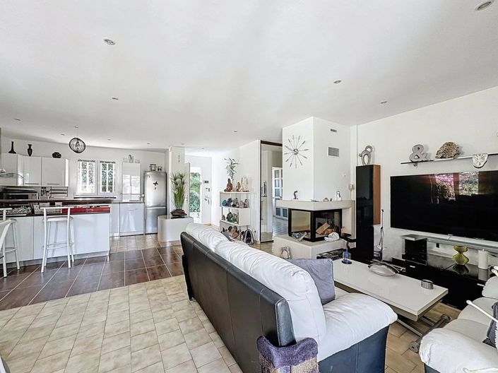 Image No.4-House for sale