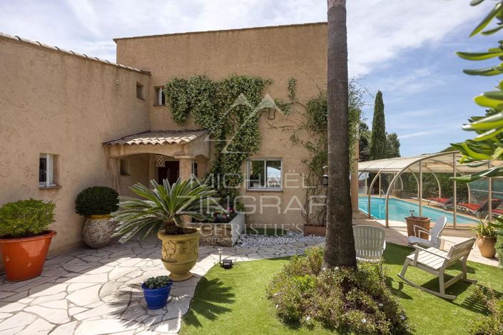 Image No.2-6 Bed House for sale