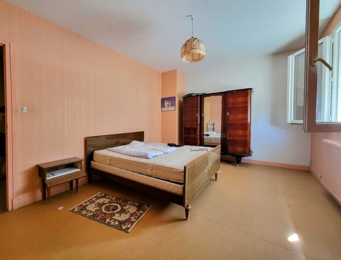 Image No.8-4 Bed House for sale