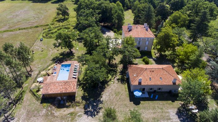 Image No.1-9 Bed Property for sale