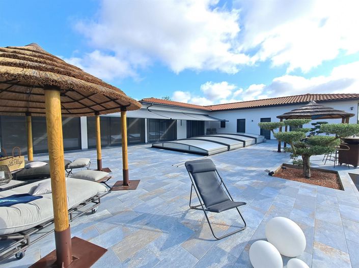 Image No.1-4 Bed House for sale