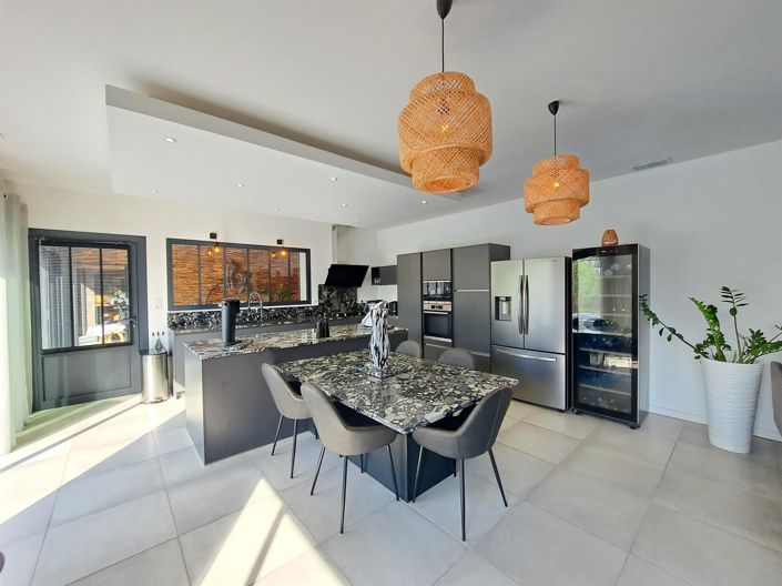 Image No.11-4 Bed House for sale