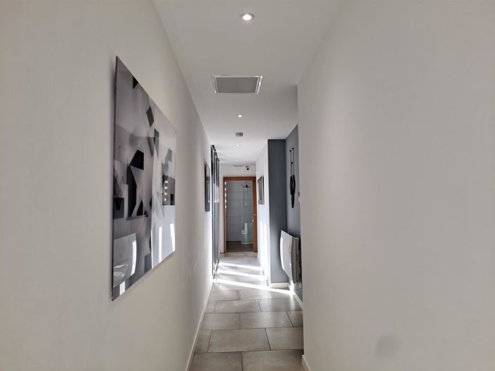 Image No.18-4 Bed House for sale