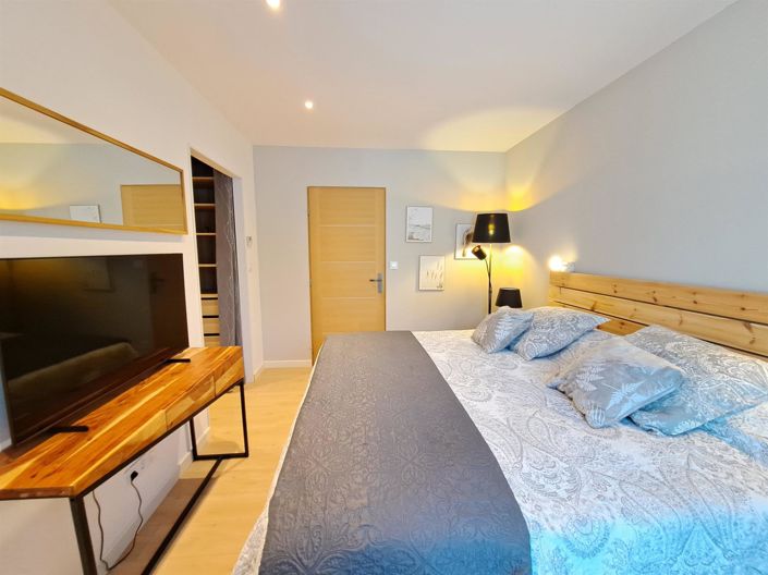 Image No.20-4 Bed House for sale