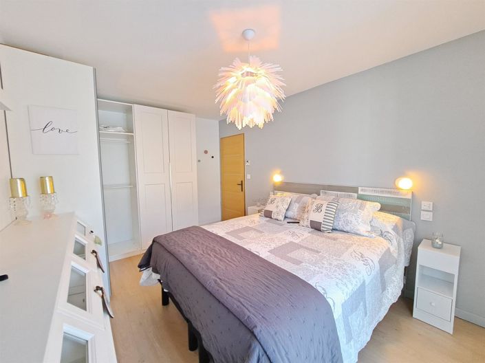 Image No.22-4 Bed House for sale