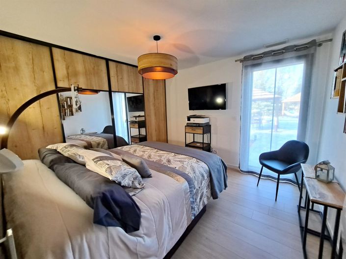 Image No.24-4 Bed House for sale