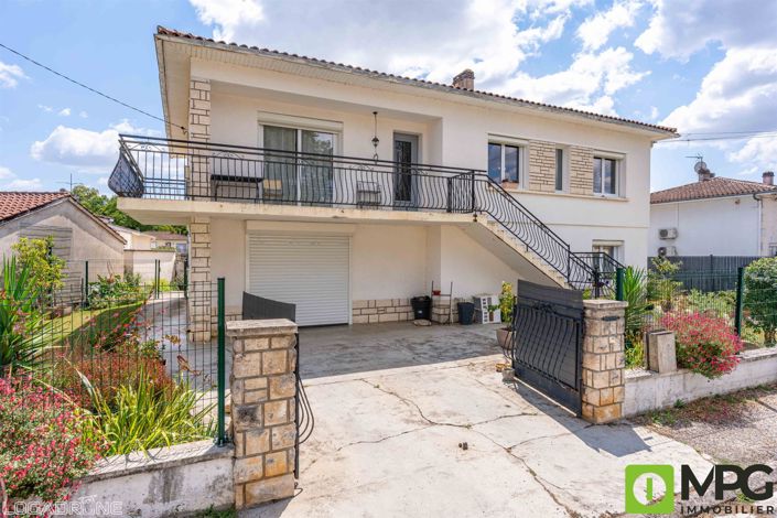 Image No.1-4 Bed House for sale