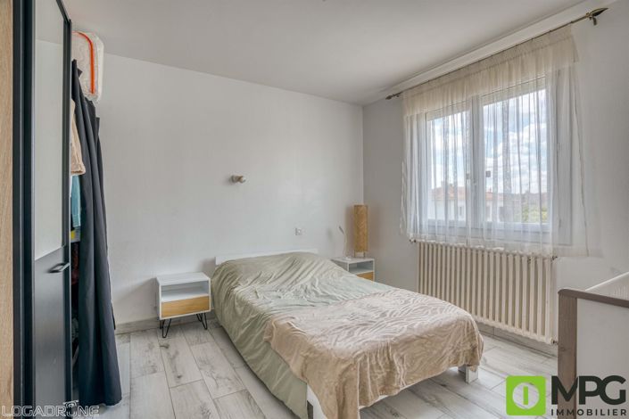 Image No.6-4 Bed House for sale