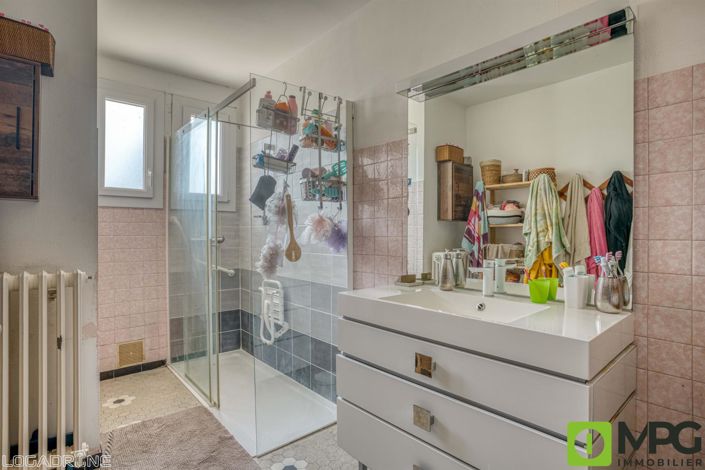 Image No.7-4 Bed House for sale