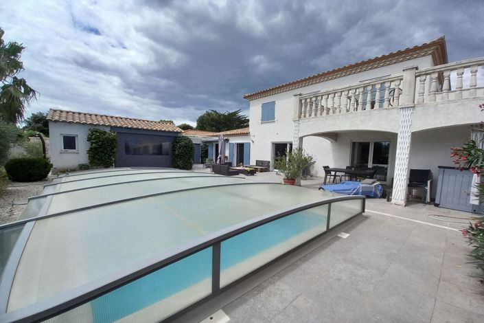 Image No.1-5 Bed House for sale