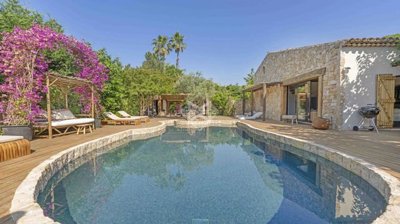 5 Bed House for sale