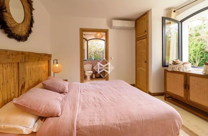 Image No.11-5 Bed House for sale