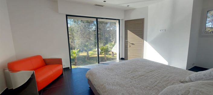 Image No.11-4 Bed House for sale