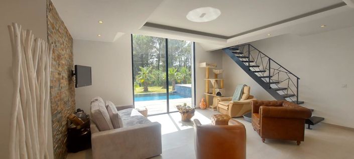 Image No.5-4 Bed House for sale